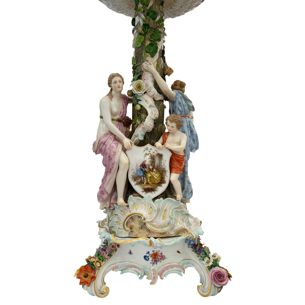 A LARGE ANTIQUE MEISSEN PORCELAIN TABLE CENTERPIECE ON BASE